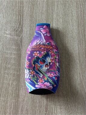PREOWNED … ED HARDY “Skull & Cherry Blossom” Bottle Koozie